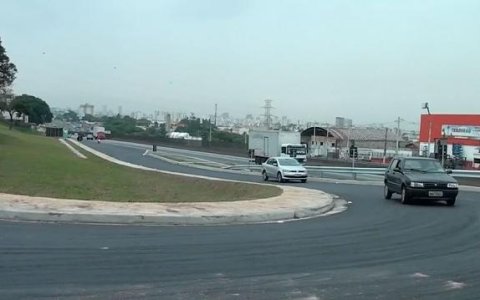 Alça de acesso deve melhorar fluidez no km 107