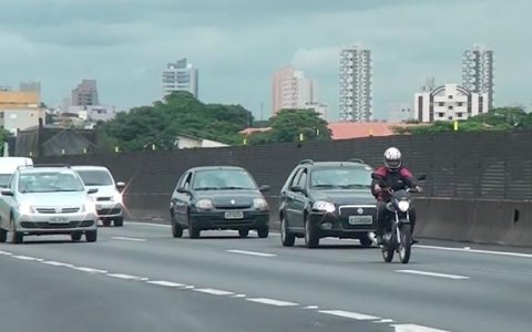 Empresa orienta sobre fluxo intenso na Via Dutra