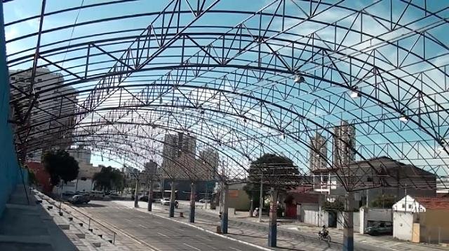 Avenida do povo recebe nova estrutura de lona