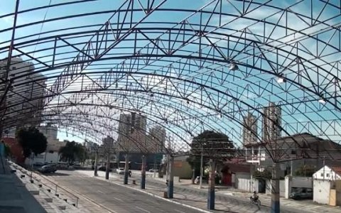 Avenida do povo recebe nova estrutura de lona