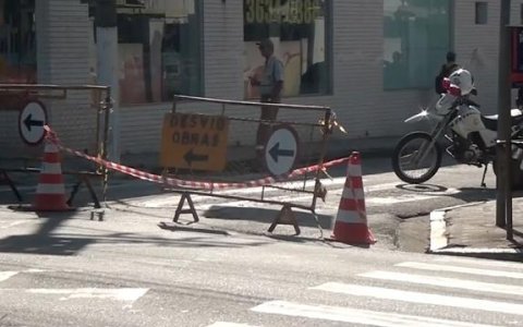 Obras da Sabesp interditam vias do Centro 