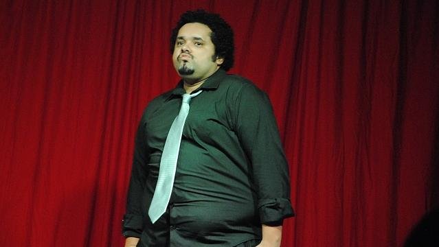 Dinho Machado anima noite de quinta com Stand Up 