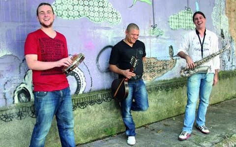 Código Ternário se apresenta na cidade