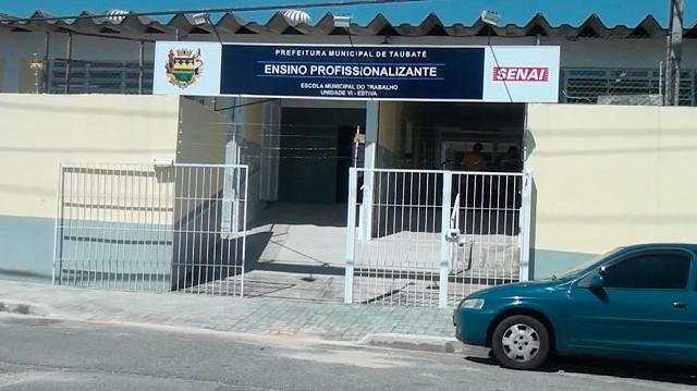 Escola do Trabalho oferece 756 vagas