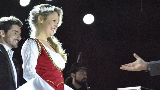 Bárbara Piccinato é eleita Rainha da Festa Italiana