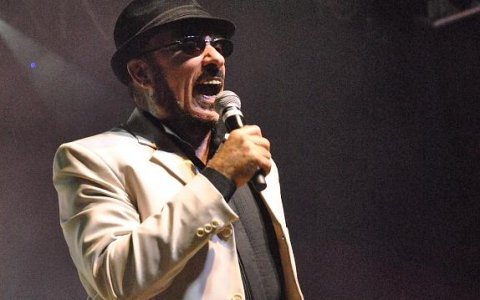Fred Rovella contagia público com show interativo 