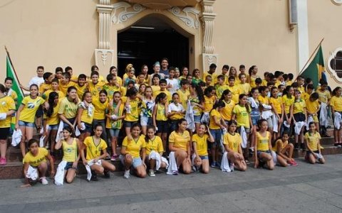 Dom Epaminondas recebe apresentação em flash mob