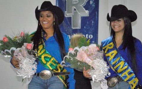 Feicampo elege rainha e princesa de 2014