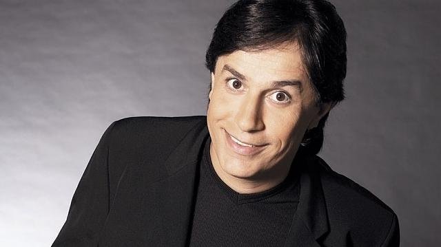 Associação recebe show de Tom Cavalcante 