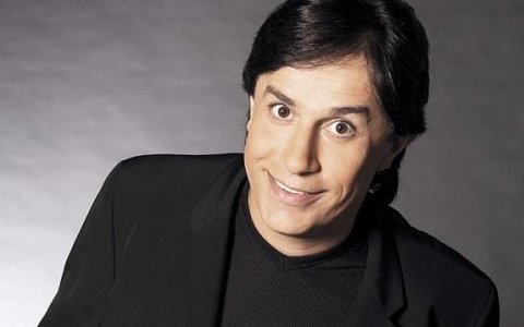 Associação recebe show de Tom Cavalcante 