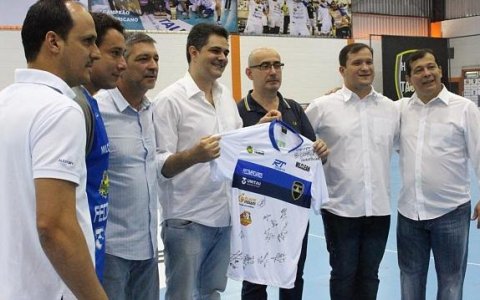 Prefeitura reinaugura Ginásio do Emecal 