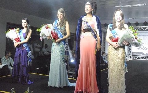 Julienne Gomes vence 12ª edição do Miss Comerciária