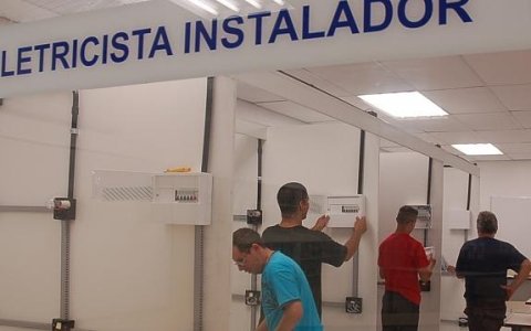 Escola do Trabalho oferece vagas em quatro cursos