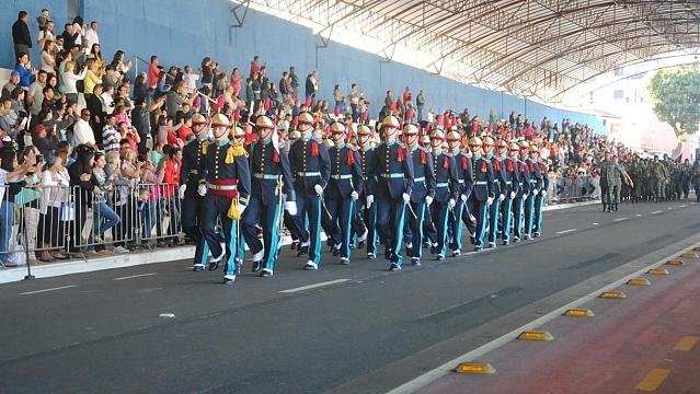 Famuta encerra desfile cívico em grande estilo