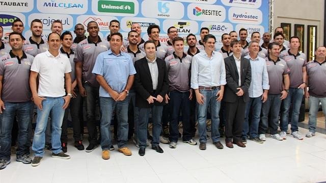 Vôlei Taubaté apresenta equipe para temporada 2014/2015