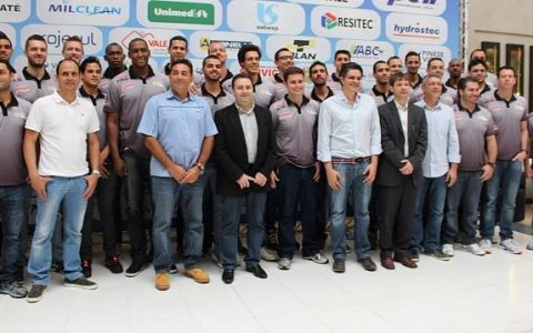 Vôlei Taubaté apresenta equipe para temporada 2014/2015