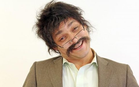 Eduardo Sterblitch retorna a Taubaté com show do Poderoso Castiga