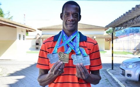 Ismael Barbosa conquista 4 medalhas no Sul Americano Master