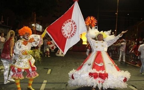 Desfile do G.R.C.E.S. Boêmios da Estiva 