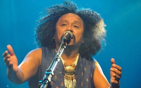 “O Vale em Canto” recebe show de Chico César