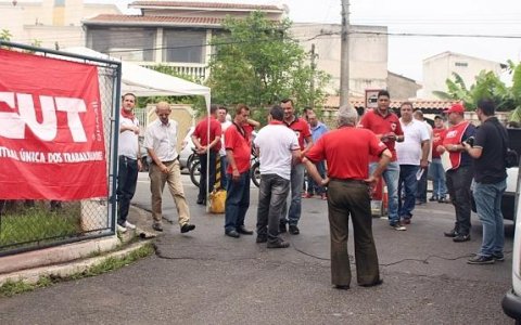 Manifestação pede agilidade nas obras da Rodoviária Nova