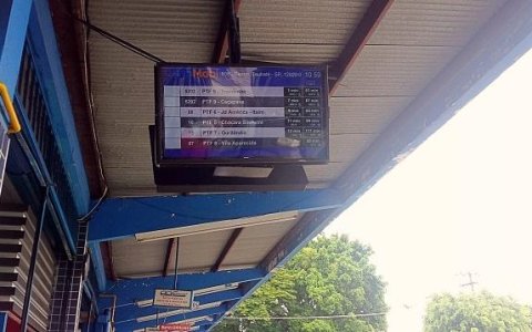 Painéis eletrônicos passam a funcionar na Rodoviária Velha
