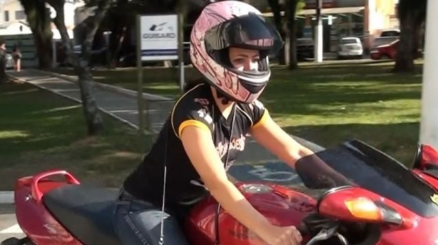 Mulheres comemoram o dia do motociclista