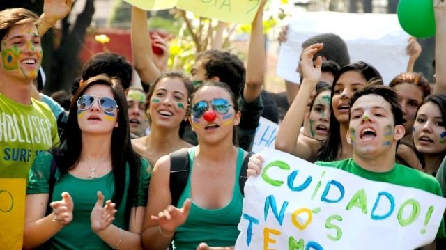 Manifestação estudantil luta por melhorias na educação
