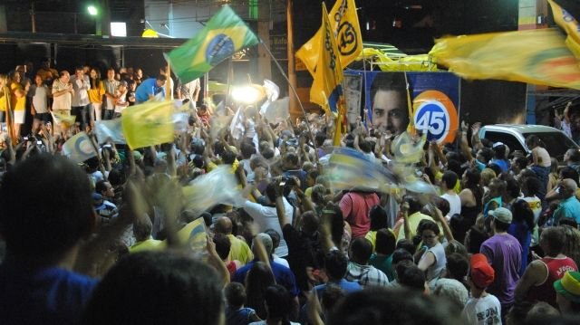 Festa da vitória leva taubateanos a Avenida do Povo