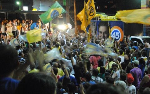 Festa da vitória leva taubateanos a Avenida do Povo