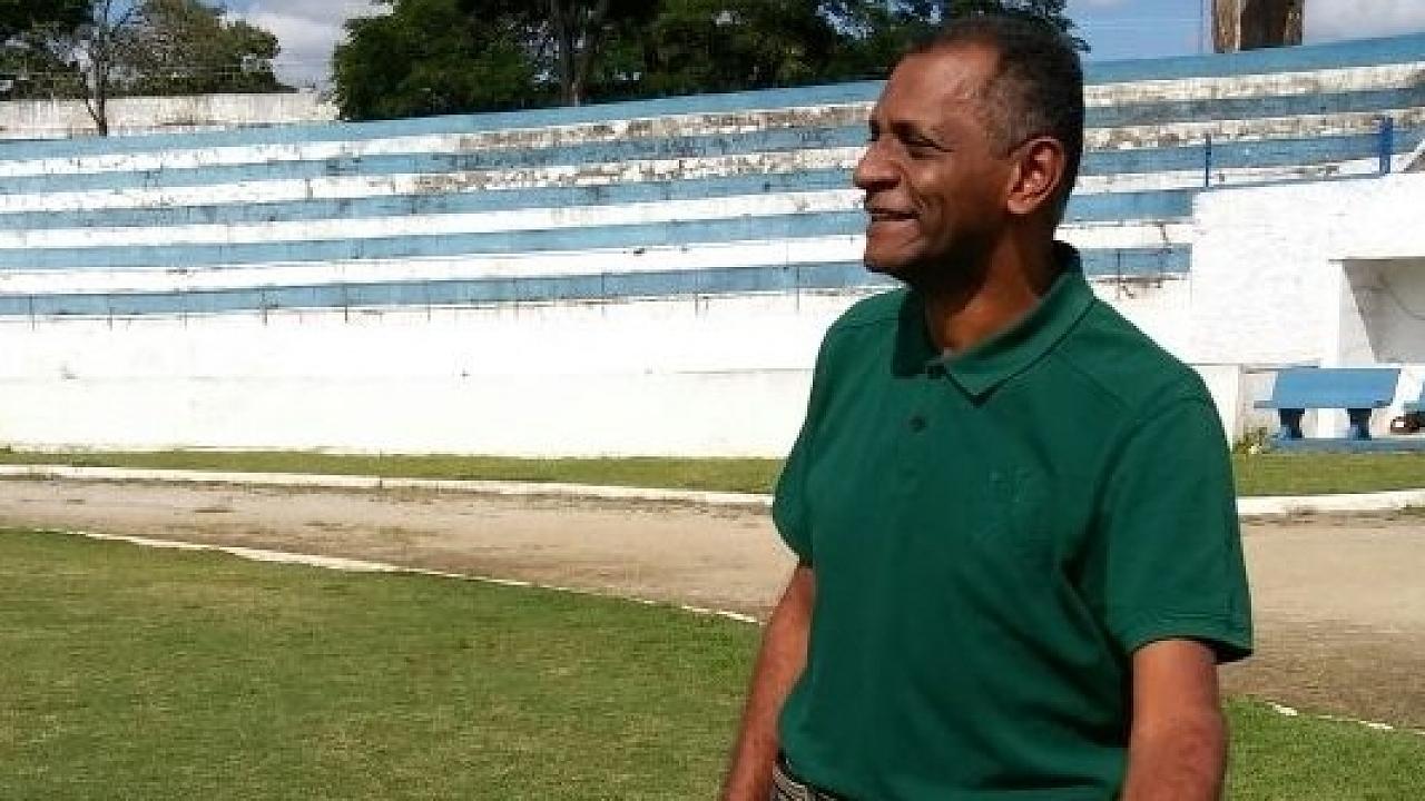 Burrão anuncia chegada de novo gerente de futebol 