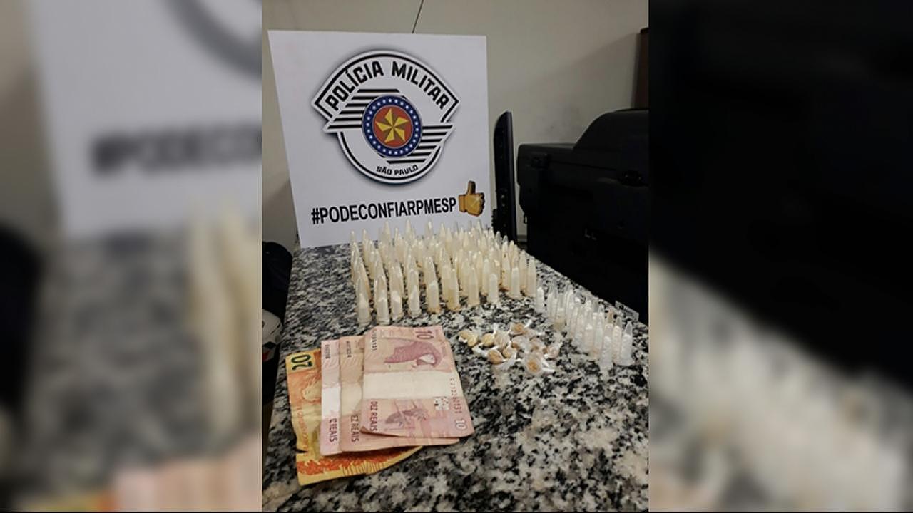 PM prende dupla por tráfico de drogas no bairro Santo Antônio