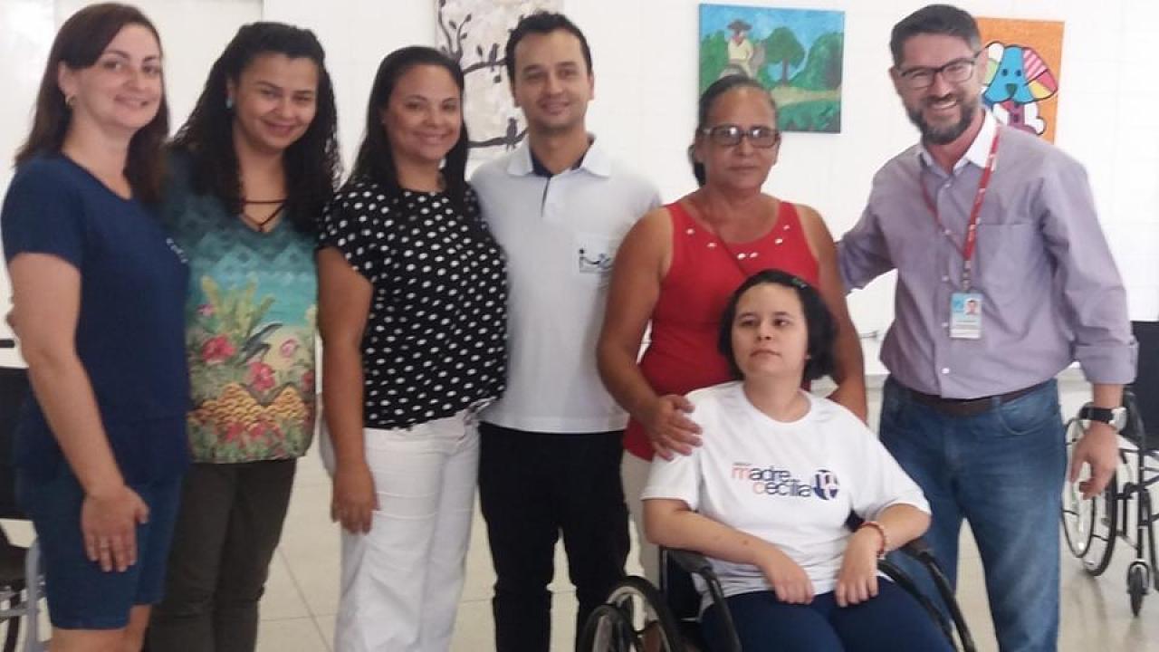 Madre Cecília cria projeto para trocar lacres por cadeira de rodas