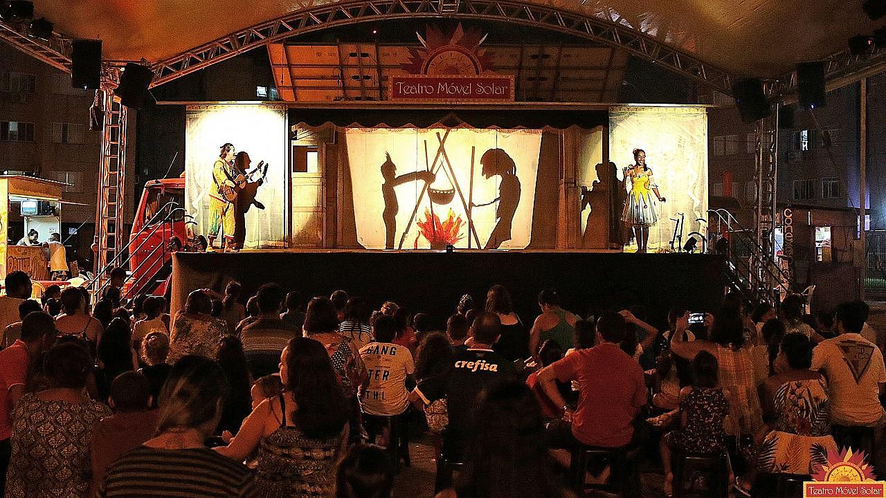Teatro Móvel Solar é atração na Praça Santa Terezinha