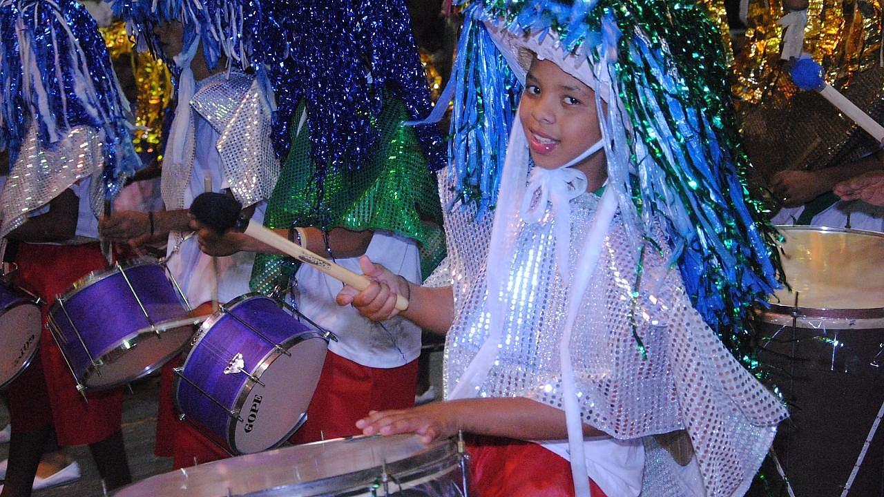 Desfiles do Grupo de Acesso abrem oficialmente o Carnaval de Taubaté