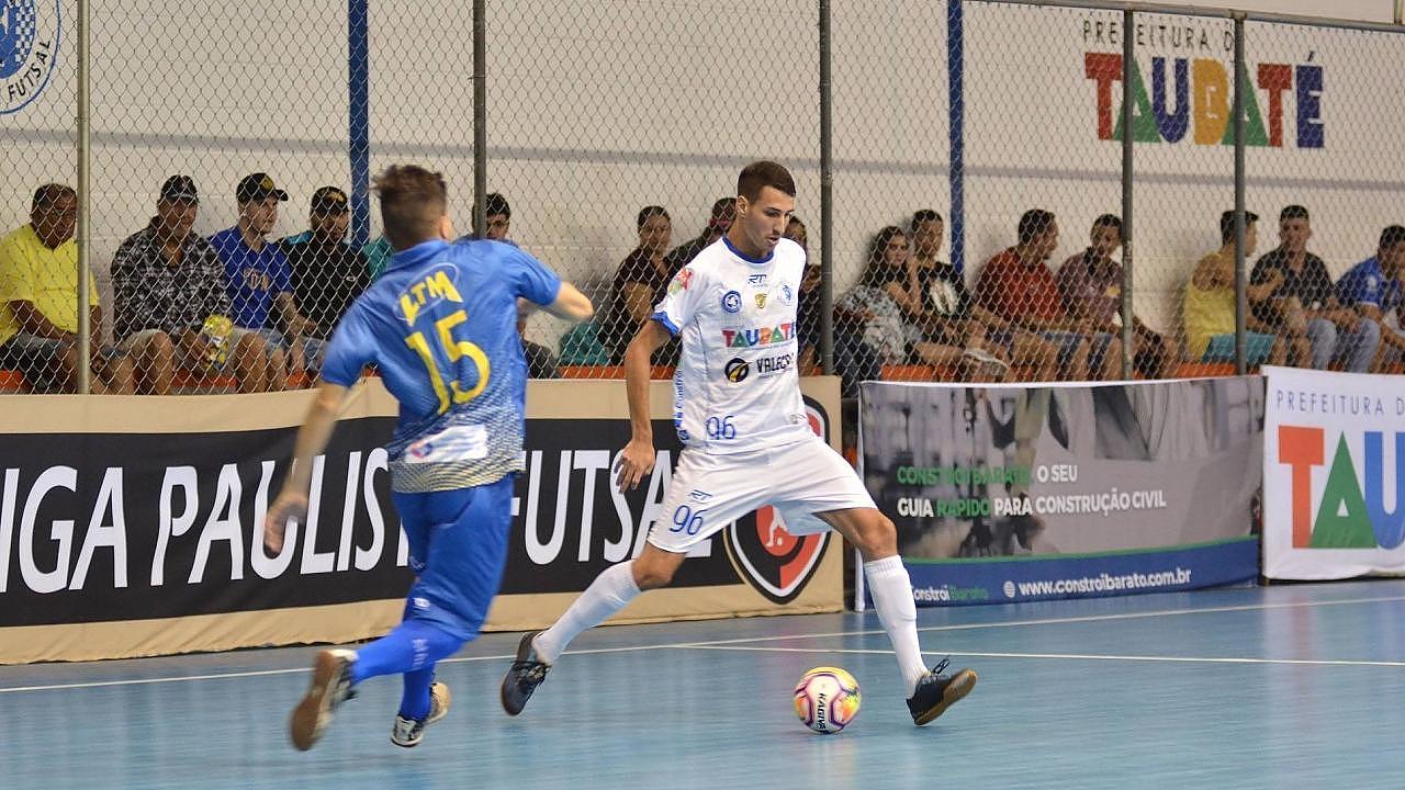 Taubaté Futsal e Botucatuense empatam em jogo de oito gols