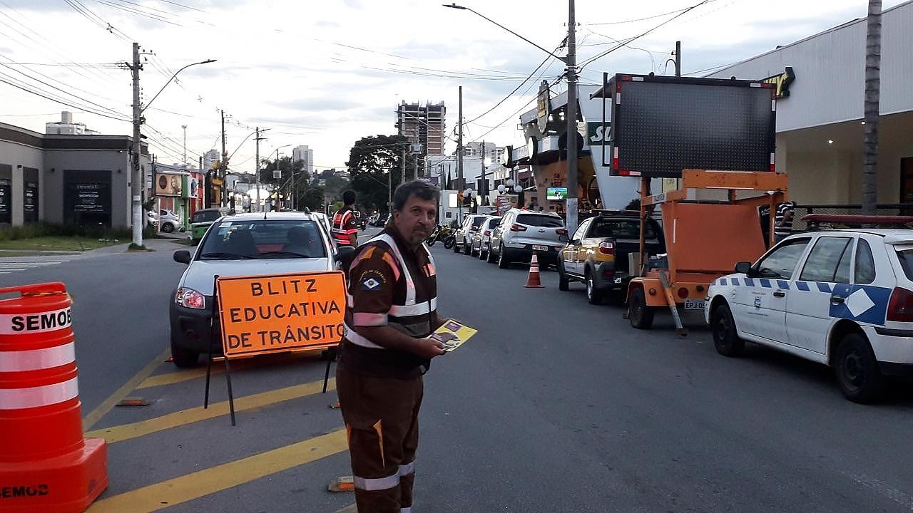 Prefeitura realiza ações de conscientização no trânsito em escolas de Taubaté