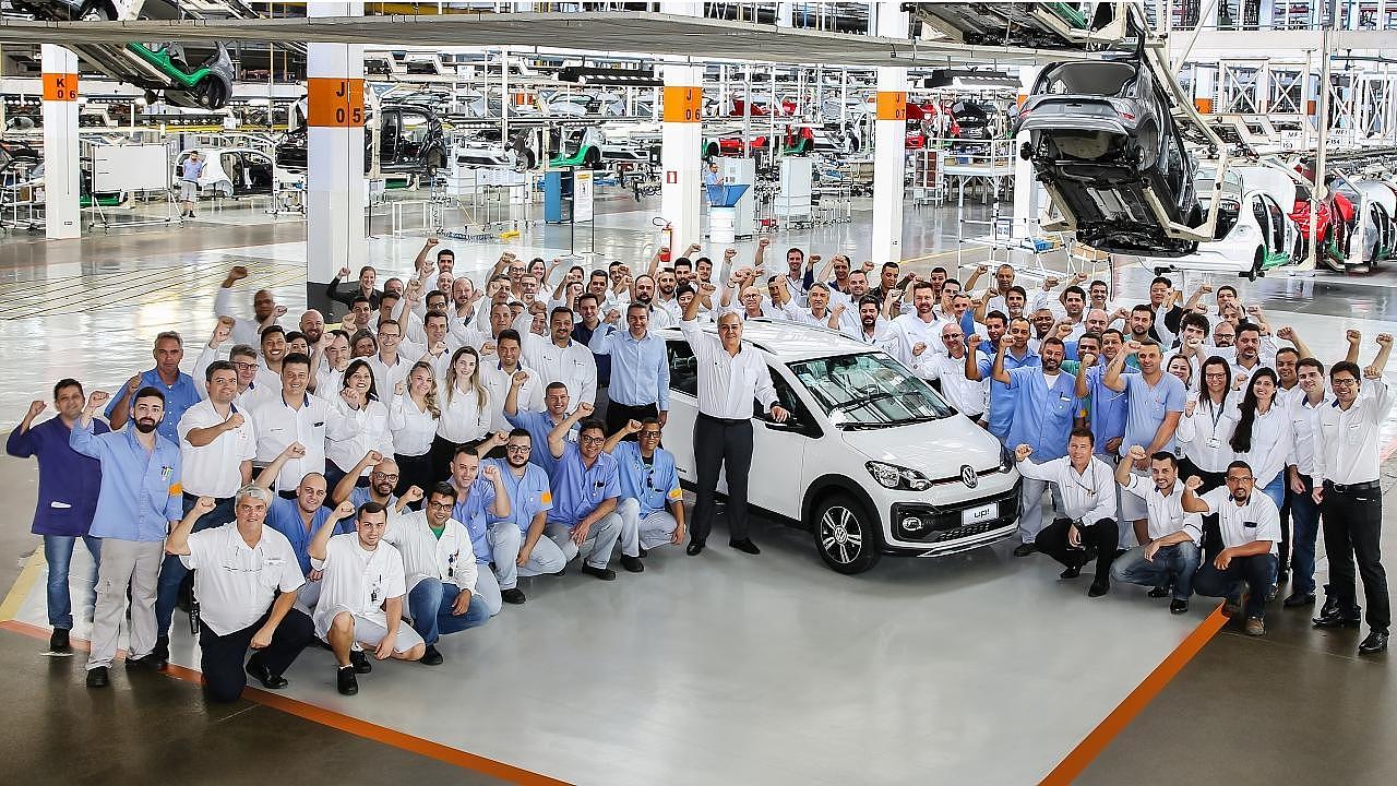 Volkswagen up! completa mais de 300 mil unidades fabricadas em Taubaté 