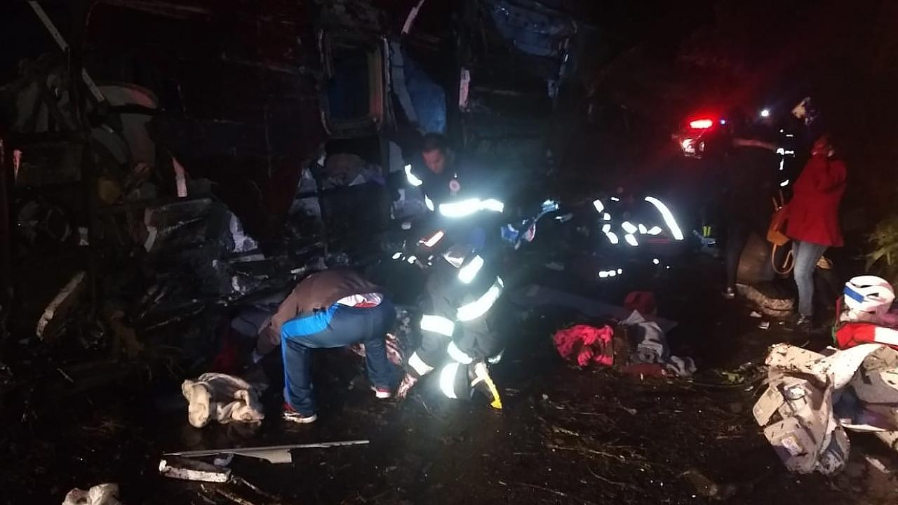 Acidente na rodovia Floriano Rodrigues Pinheiro deixa 10 mortos