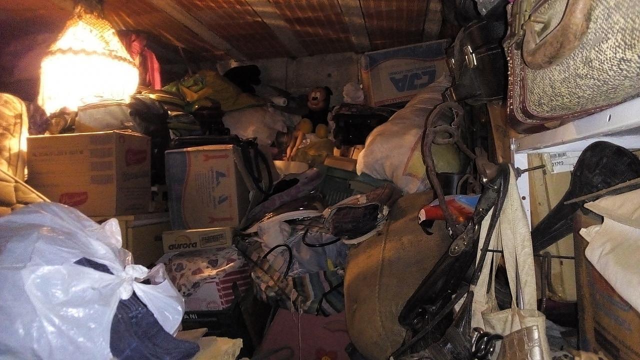 Prefeitura retira mais de 11 toneladas de lixo em residência de Taubaté