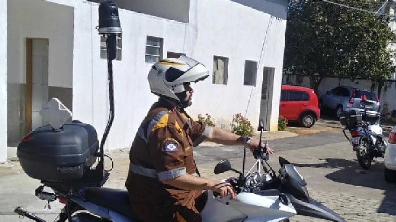 Taubaté utiliza moto de videomonitoramento para fiscalizar trânsito 
