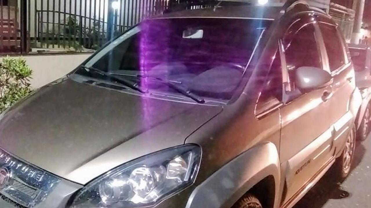 Carro de taxista roubado em Campos do Jordão é recuperado em Taubaté