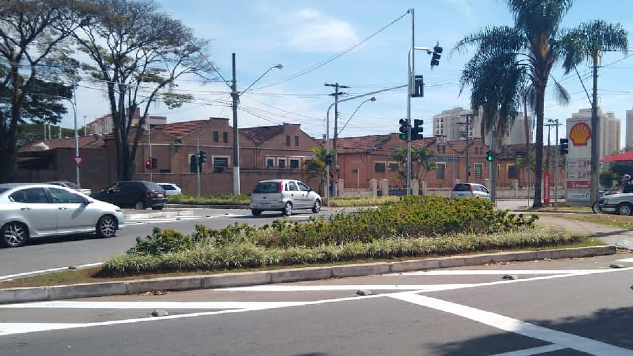 Novos semáforos são implantados em Taubaté