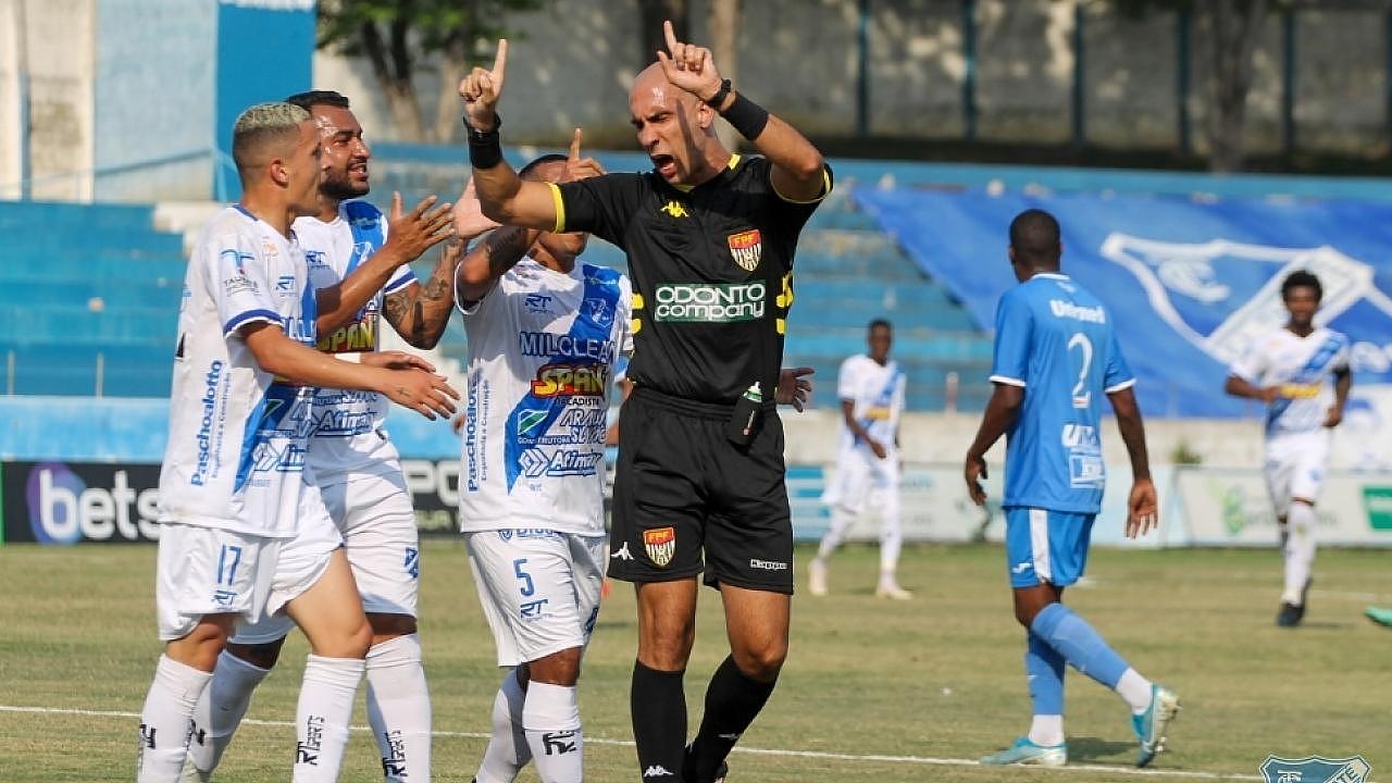 Taubaté e São Bento empatam em disputa das quartas de final
