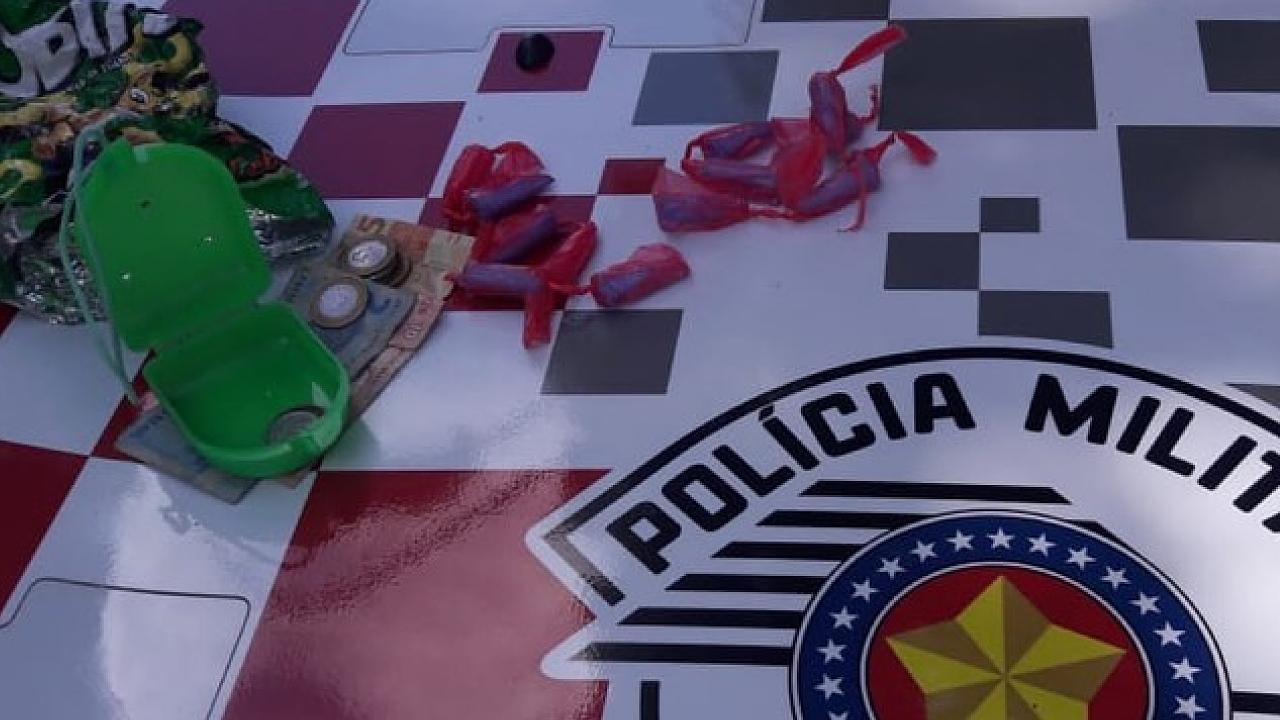 Polícia prende mulher por tráfico de drogas no Parque São Luís, em Taubaté
