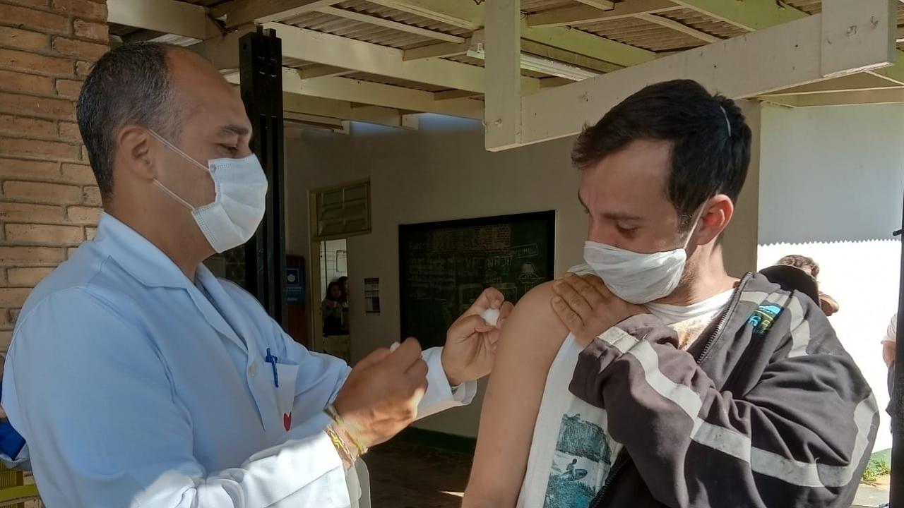Taubaté vacina público de 29 anos e realiza repescagem na próxima segunda