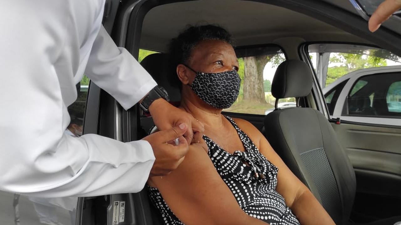 “Mega Vacinação” contra Covid-19 é promovida em Taubaté