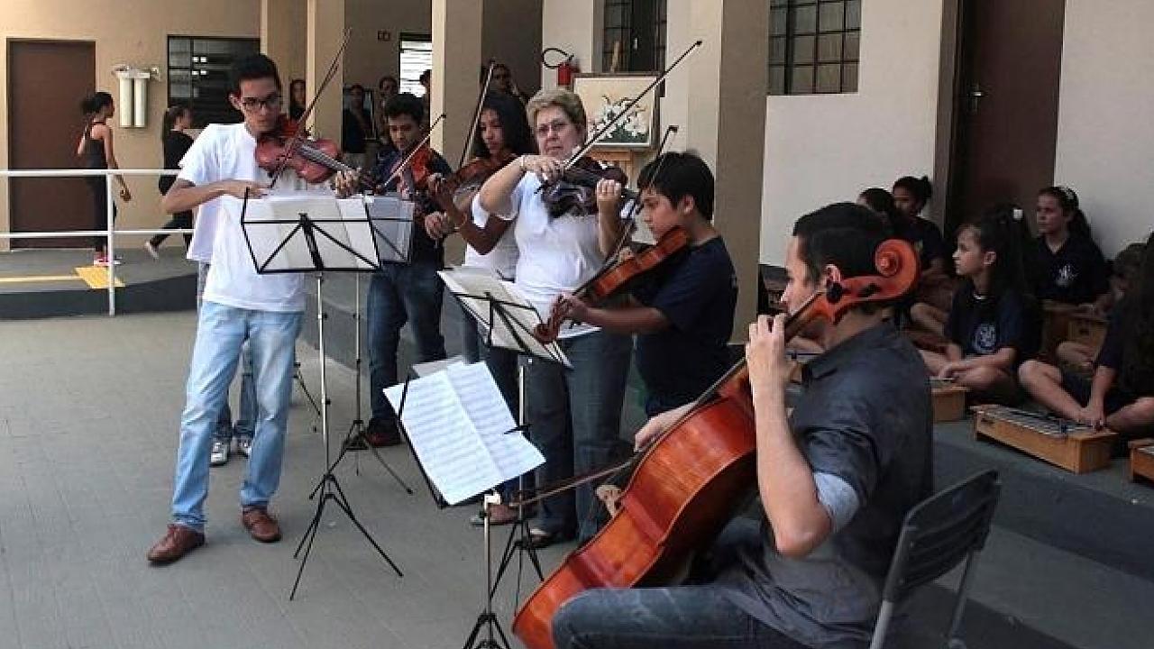 Semana da Música é destaque na escola Fêgo Camargo, em Taubaté