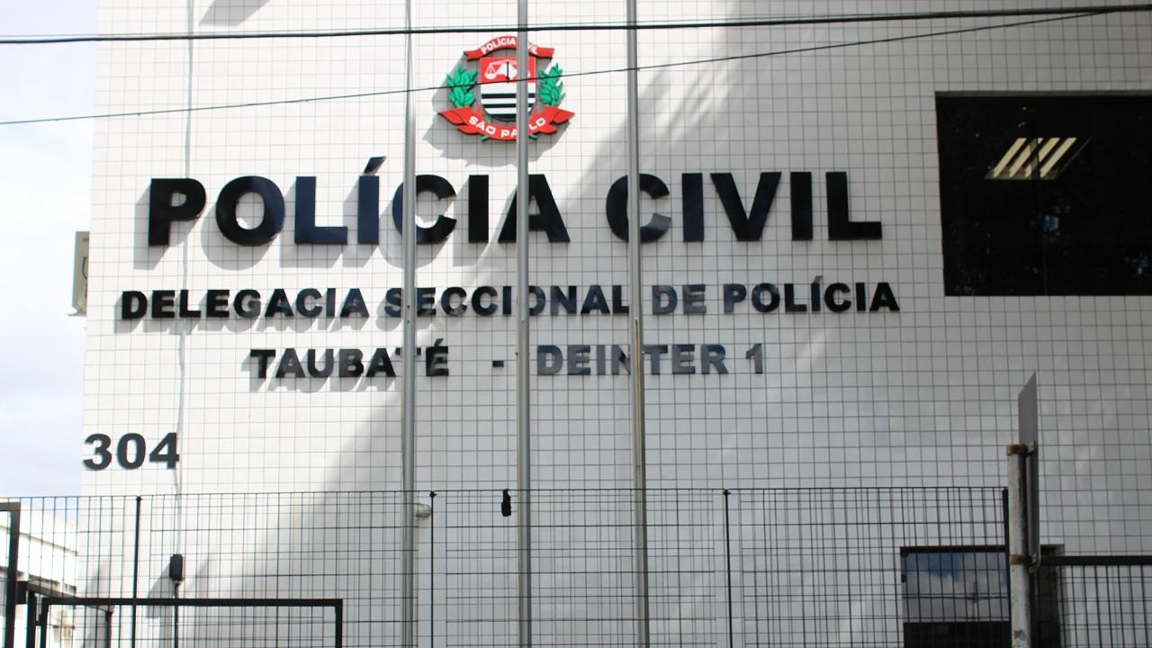 Casal é alvejado por tiros no Residencial Santa Izabel, em Taubaté Casal é alvejado por tiros no Residencial Santa Izabel, em Taubaté