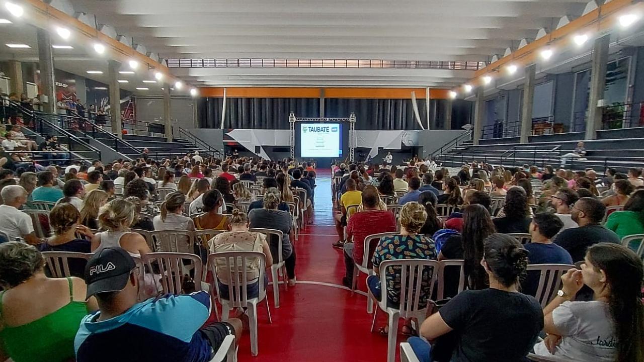 Parceria entre Prefeitura e Sesi garante cursos gratuitos para profissionais